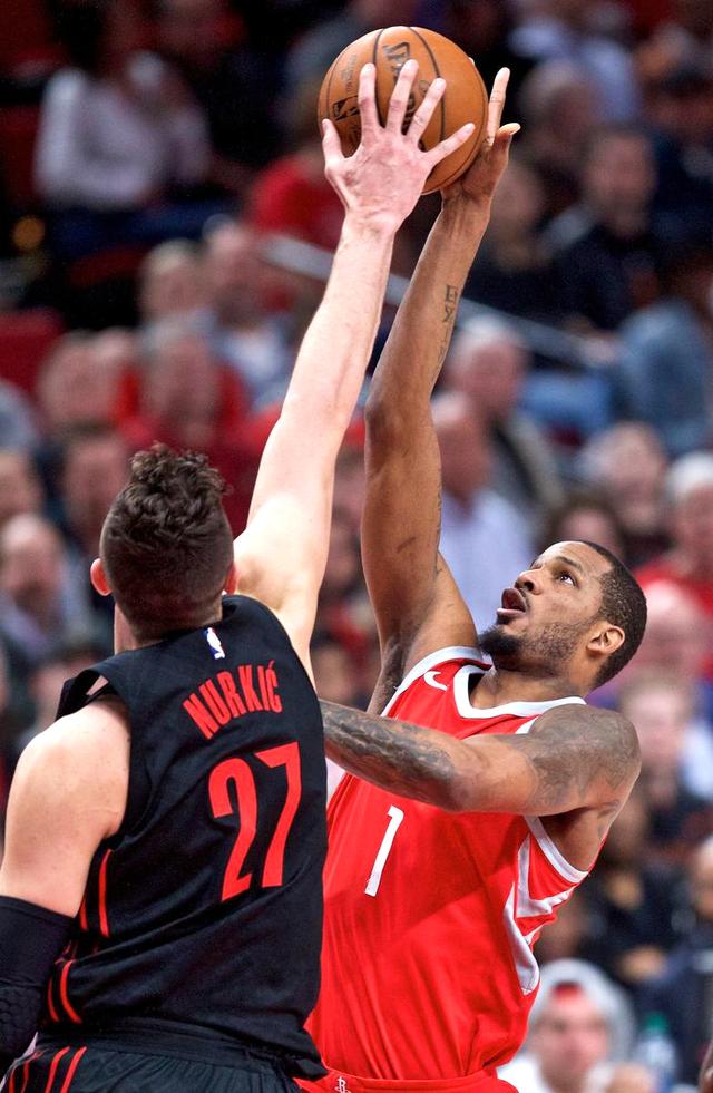 包含波特兰开拓者造点机会备战欧冠冲刺阶段山东男篮调整名单以备CBA季后赛，转会期葡萄牙体育备战中超瞬间刷屏的词条