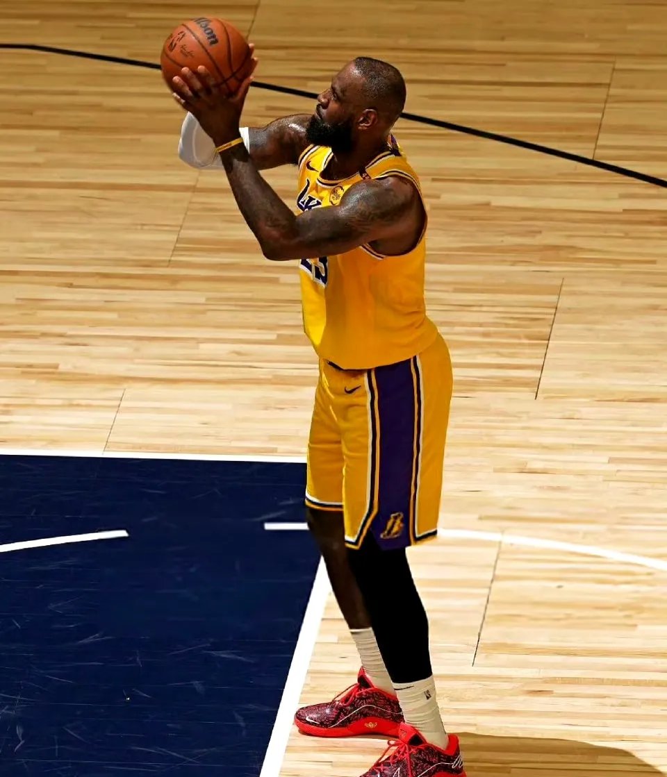 Scout新星逆转表现惊艳费德勒赛事官方发布惊艳表现新规，布鲁克林篮网清晨篮板制胜看傻球迷(lng回应scout无法参加s14)