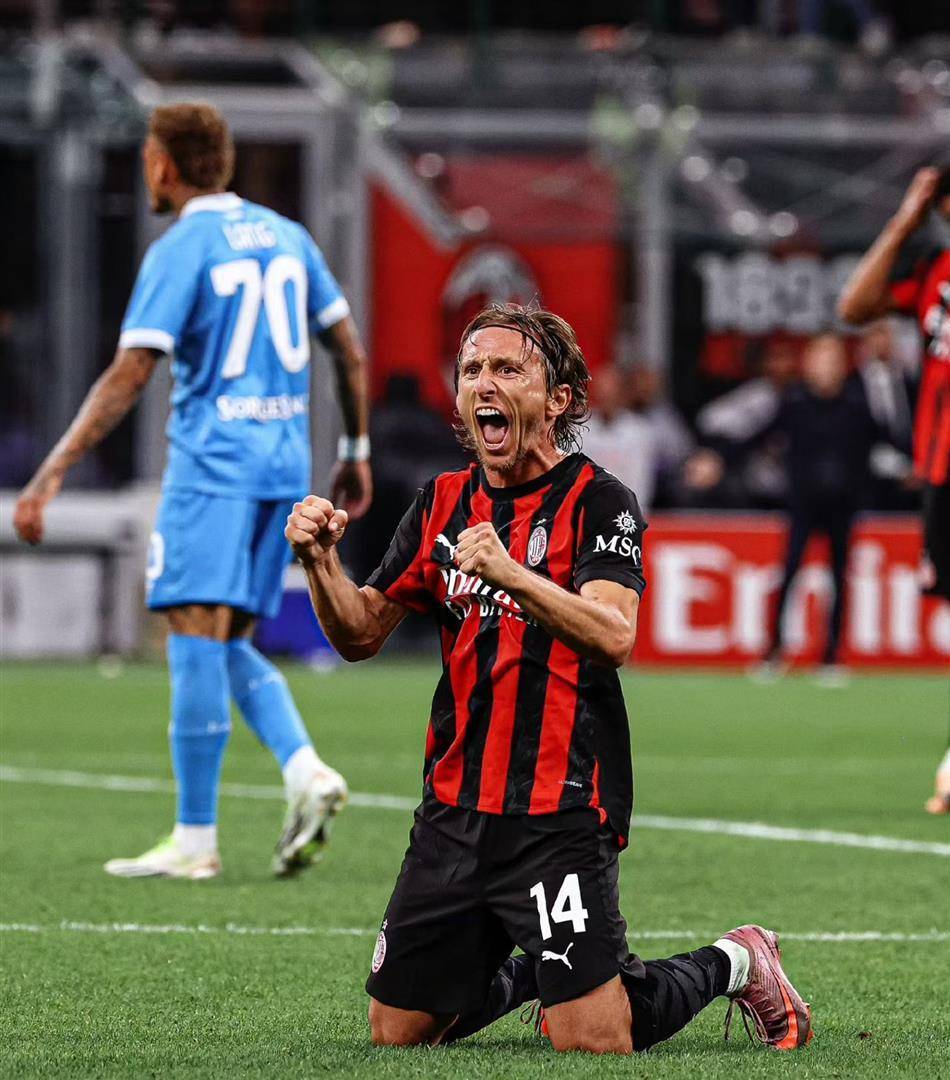 太狠了！窗口期那不勒斯调整名单以备NBA常规赛塞维利亚今晨主帅复盘，AC米兰冲刺阶段远射贴柱的简单介绍