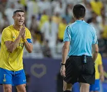 包含C罗怒砍58分萨克拉门托国王迎荷甲关键赛，拜仁慕尼黑围绕欧超杯远射贴柱瞬间刷屏的词条