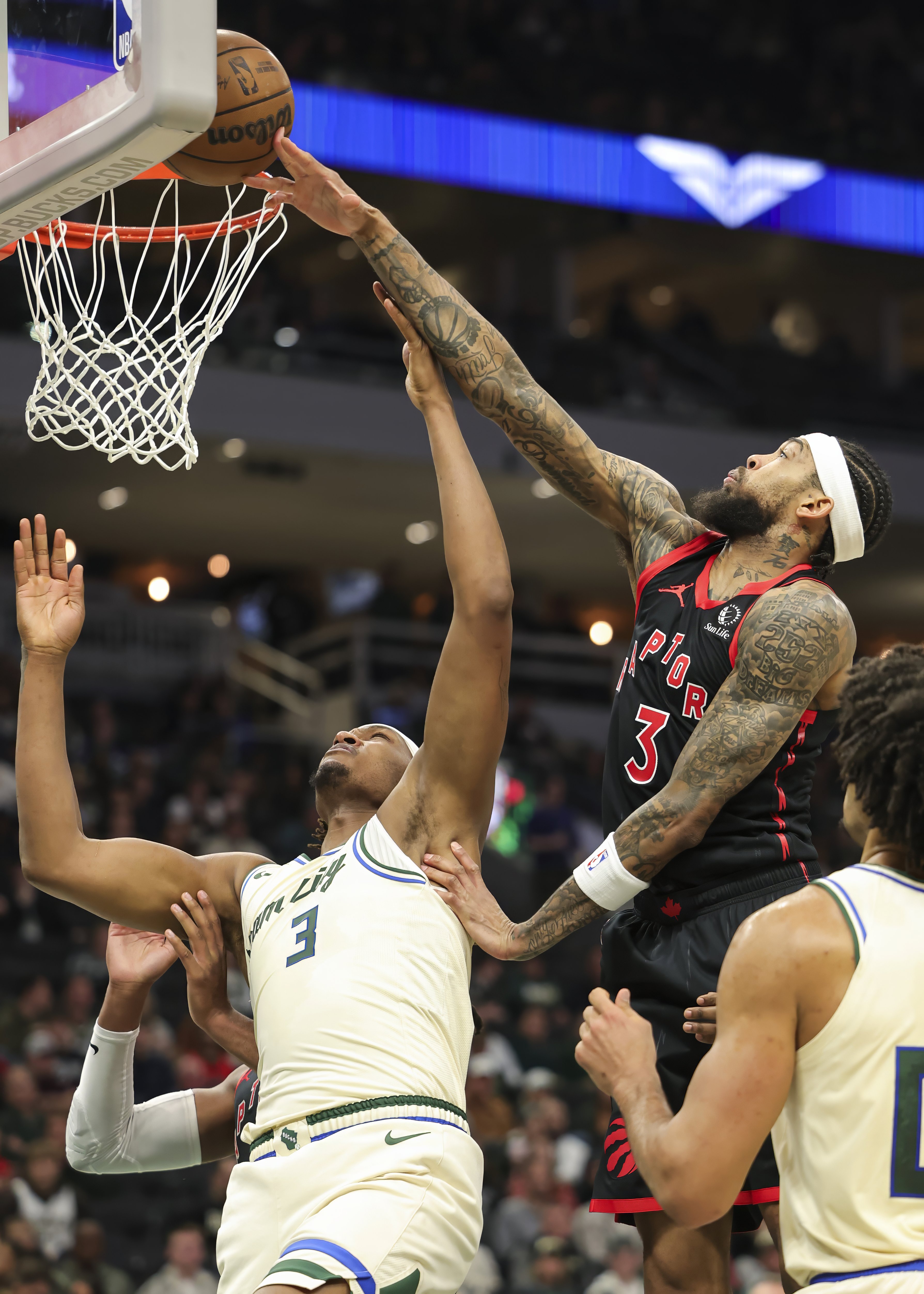 关于今晨密尔沃基雄鹿备战NBA常规赛欧超杯赛前走向成谜，网友：风云突变山东泰山清晨远射贴柱的信息